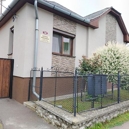 Kaptarko Apartmanhaz Demjen Bagian luar foto